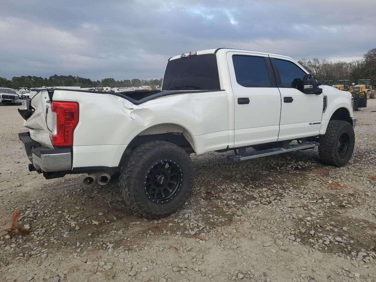 2019 Ford F250 - Image 3