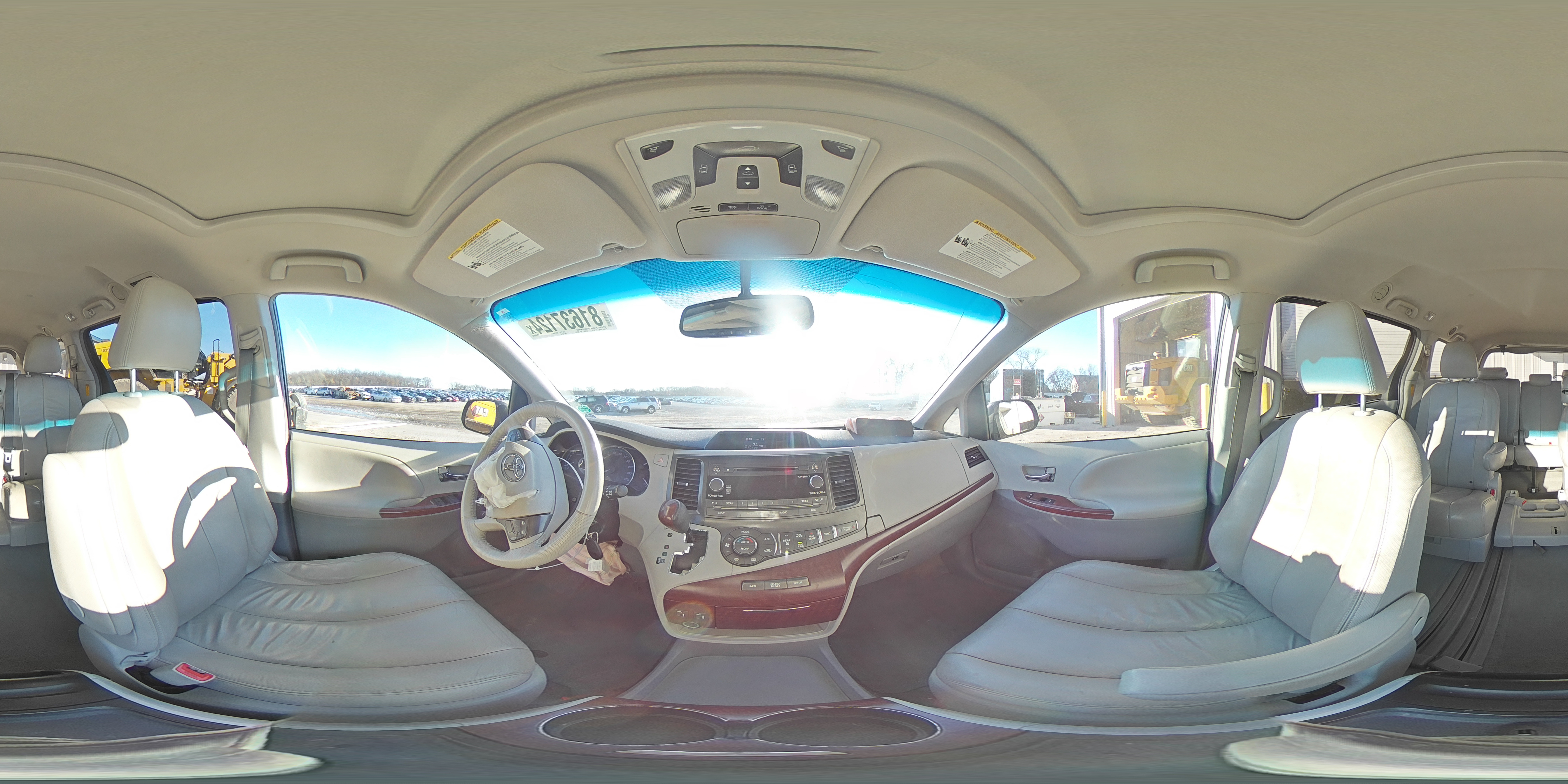 2014 Toyota Sienna - Image 15
