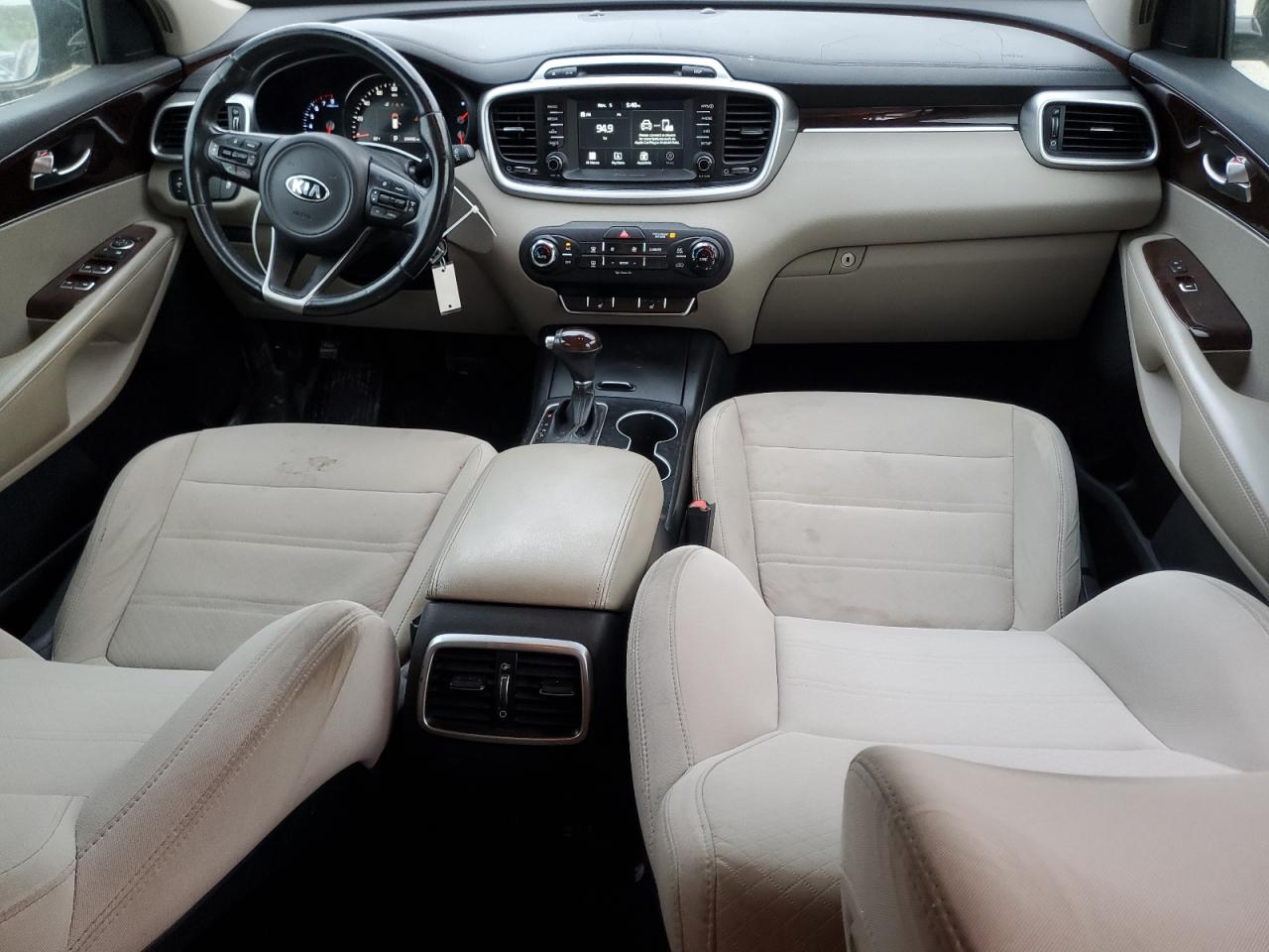 2017 Kia Sorento - Image 8