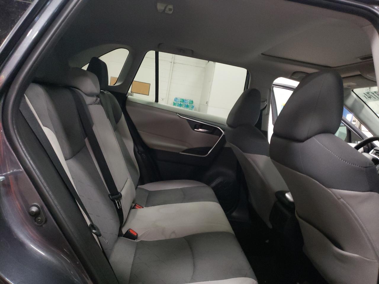 2019 Toyota RAV 4 - Image 12