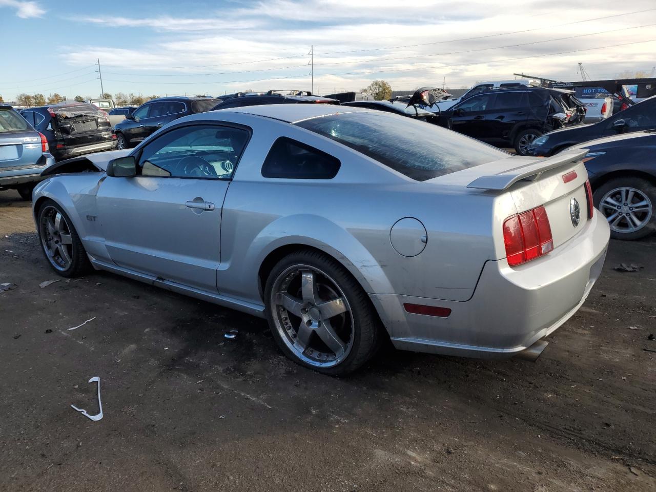 2005 Ford Mustang - Image 2
