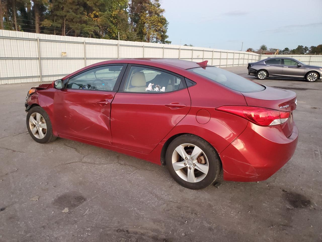 2012 Hyundai Elantra - Image 2