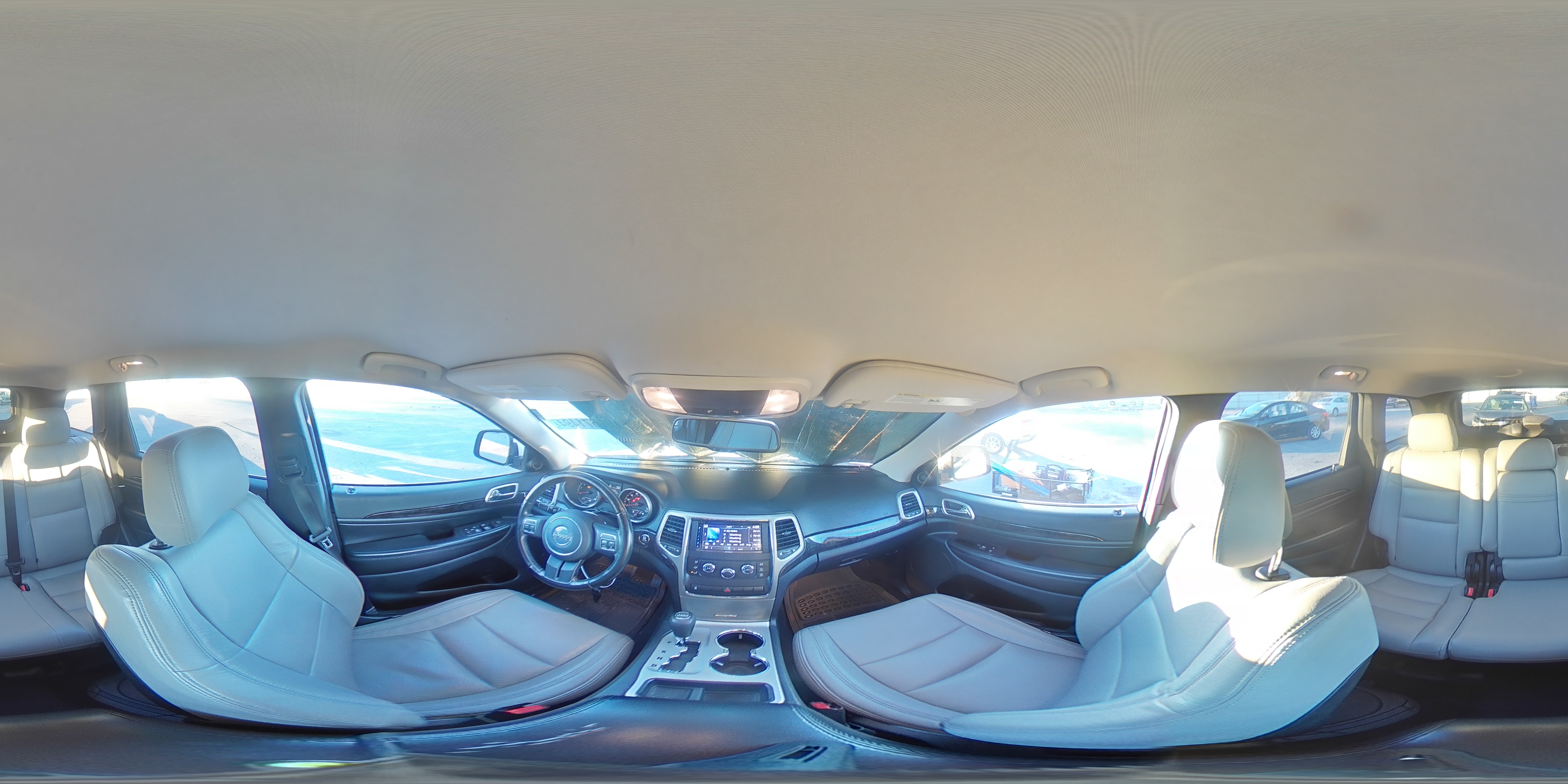 2012 Jeep Grand Cherokee - Image 14