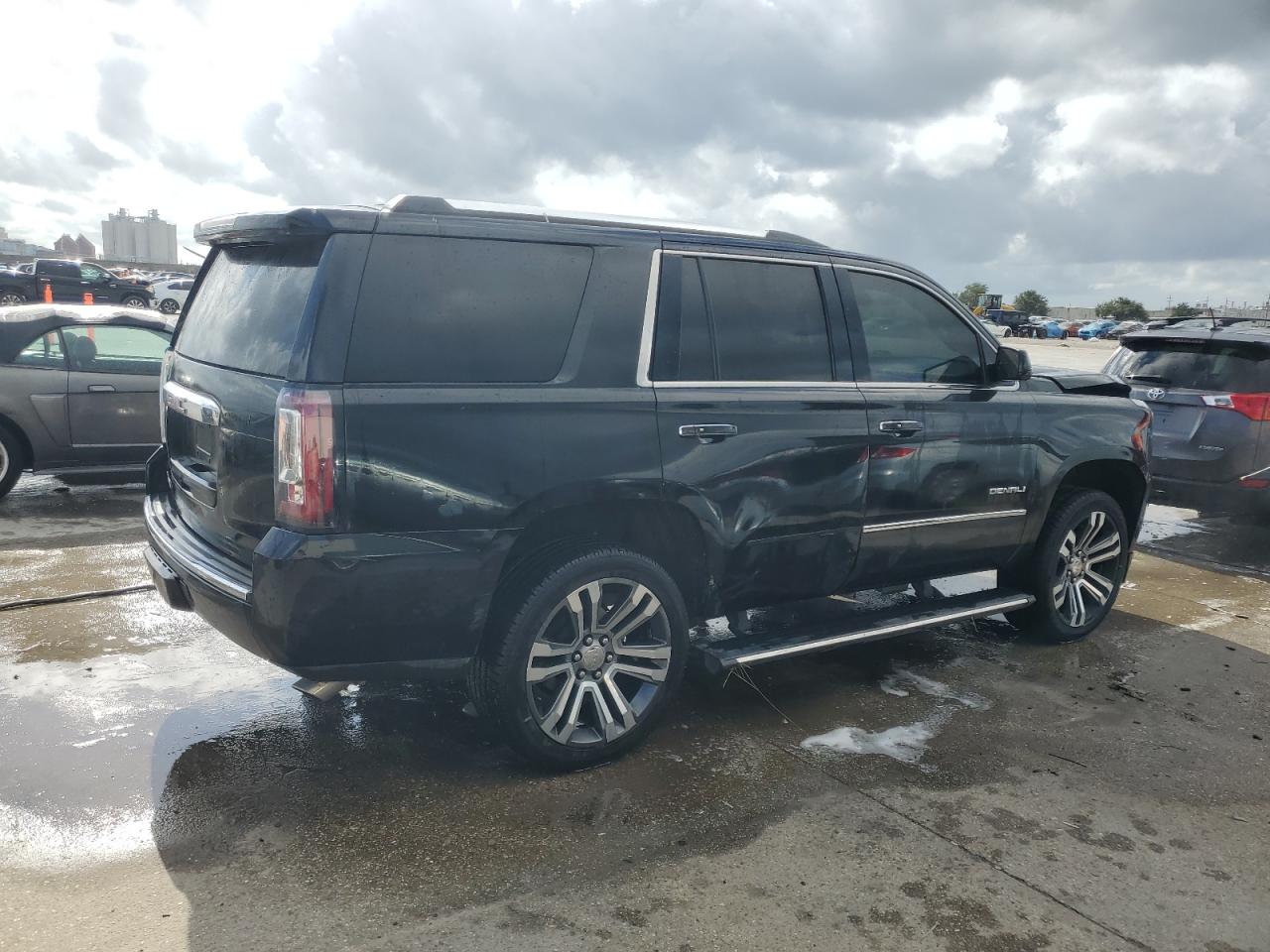 2017 GMC Yukon - Image 3