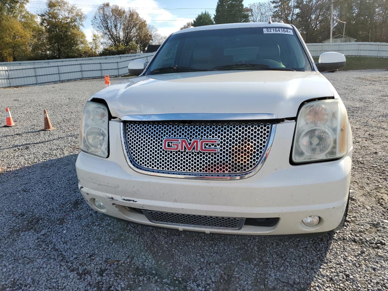 2011 GMC Yukon - Image 5