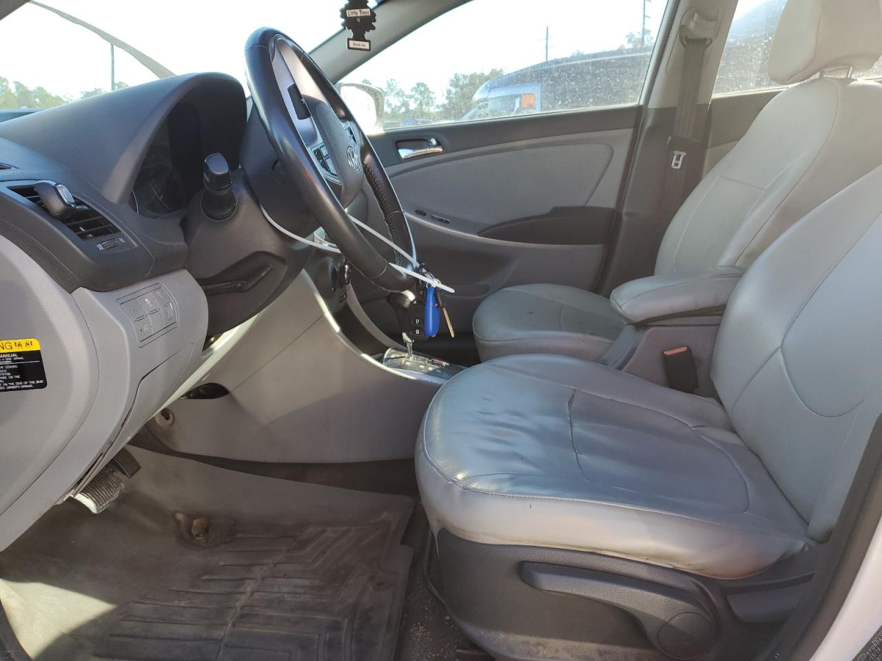 2014 Hyundai Accent - Image 7