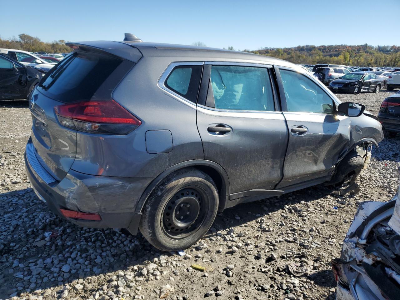 2018 Nissan Rogue - Image 3