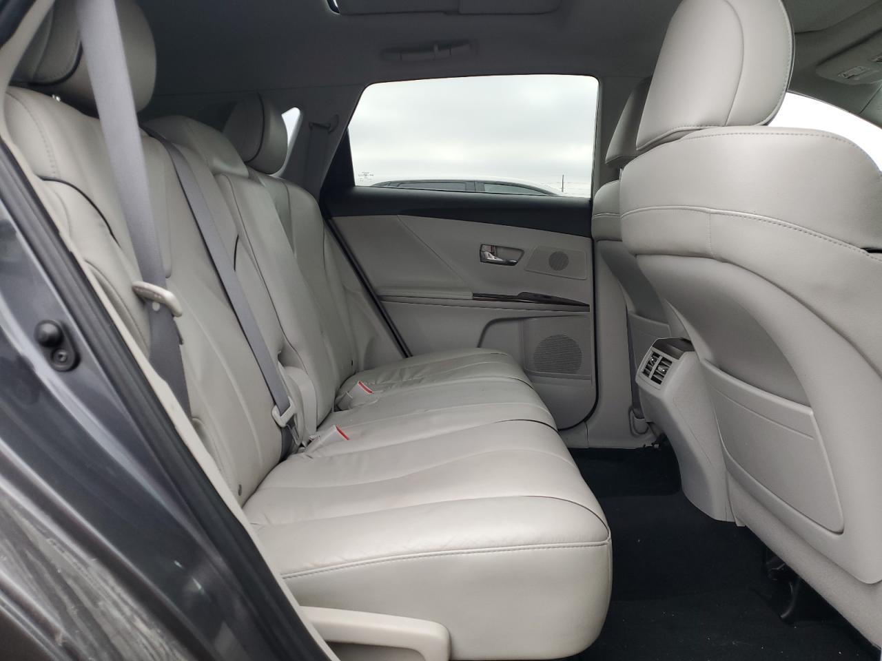 2009 Toyota Venza - Image 11
