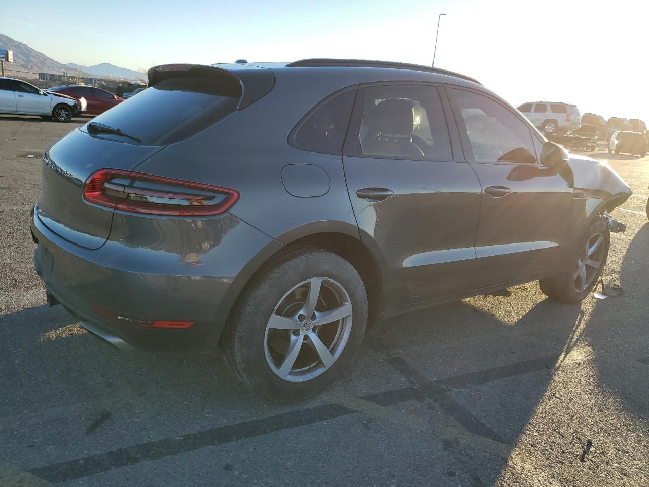 2018 Porsche Macan - Image 3