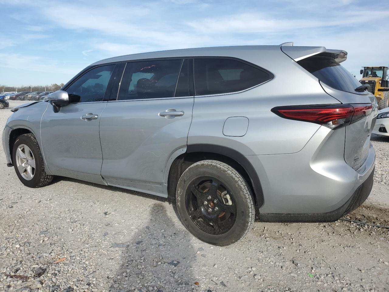 2021 Toyota Highlander - Image 2