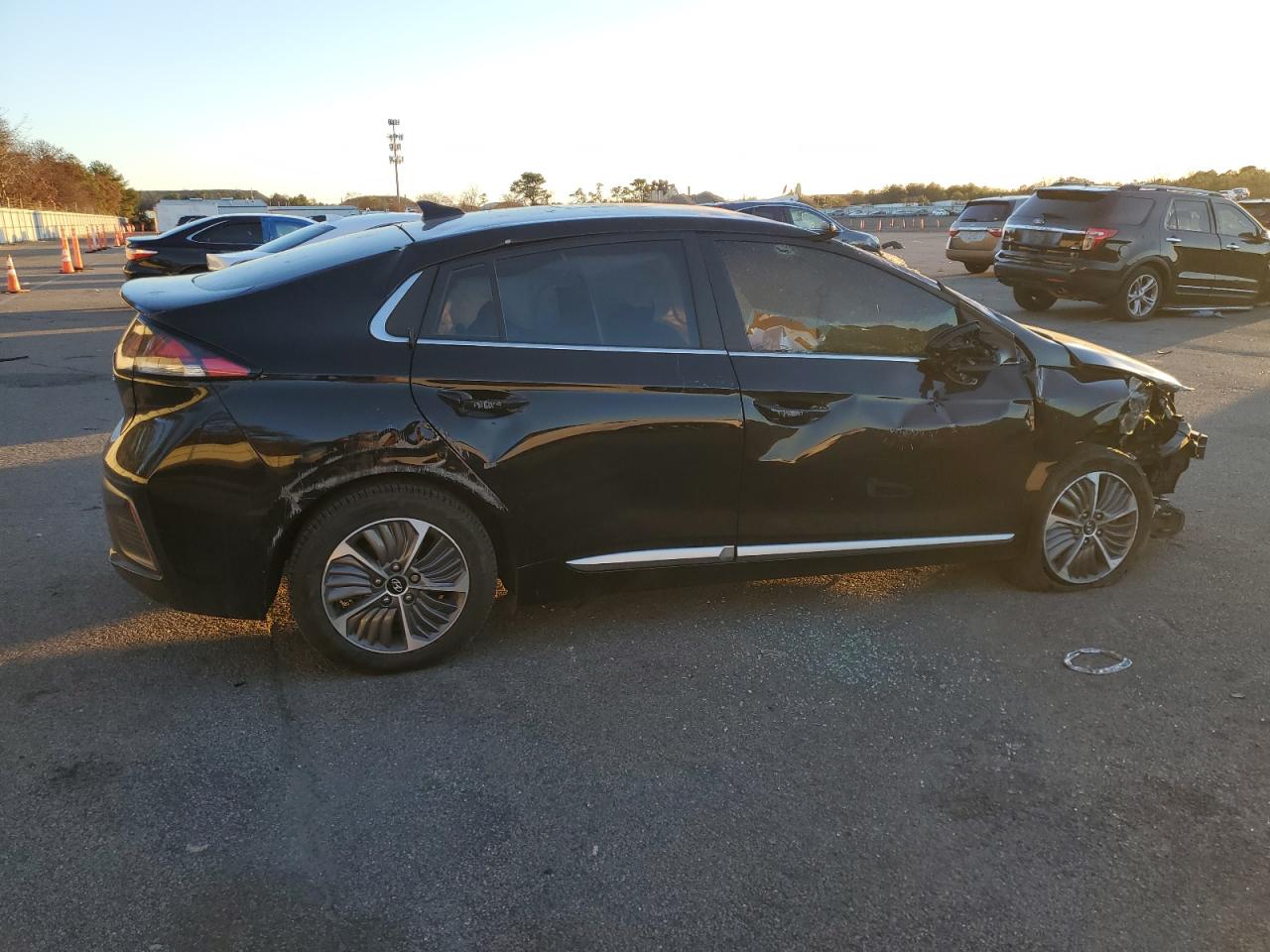 2022 Hyundai IONIQ - Image 3