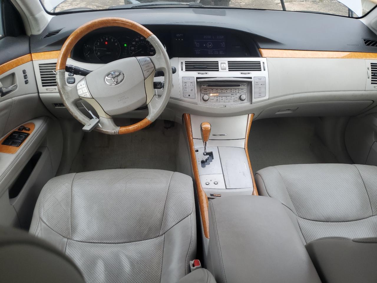 2006 Toyota Avalon - Image 8