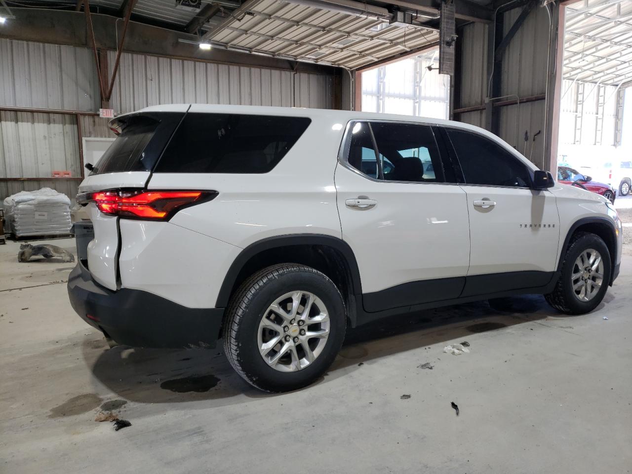 2022 Chevrolet Traverse - Image 3