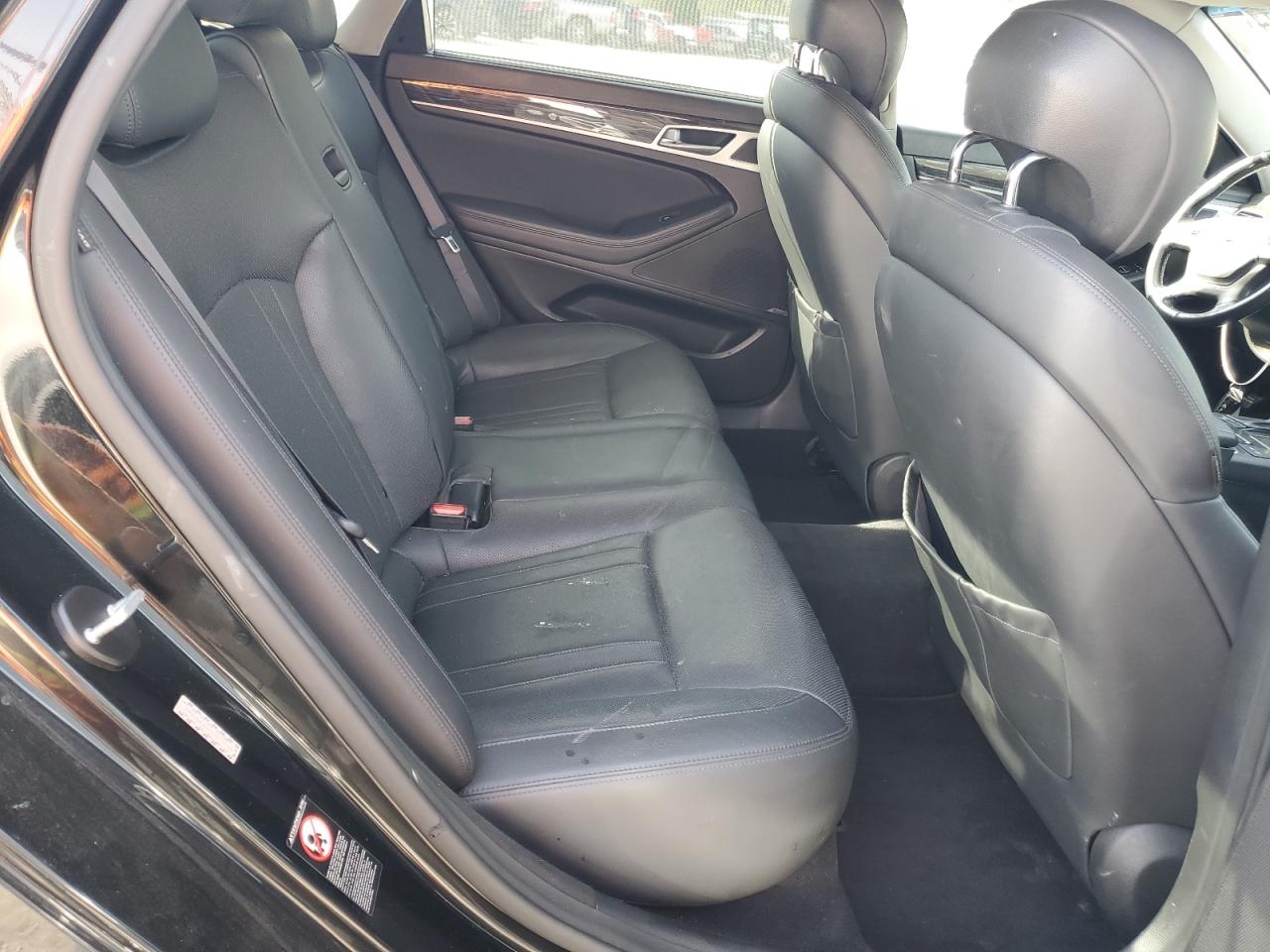 2016 Hyundai Genesis - Image 10