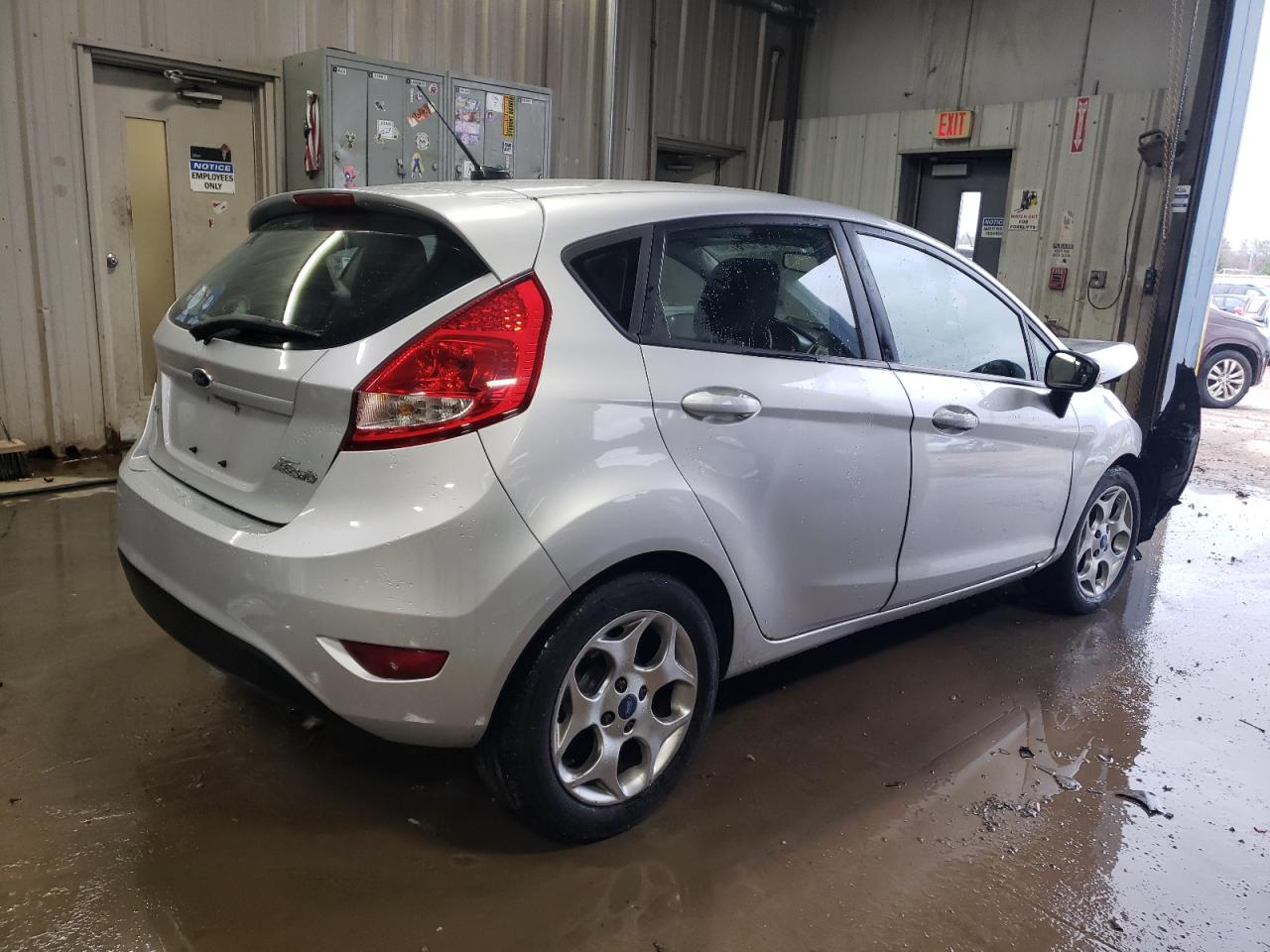 2012 Ford Fiesta - Image 3