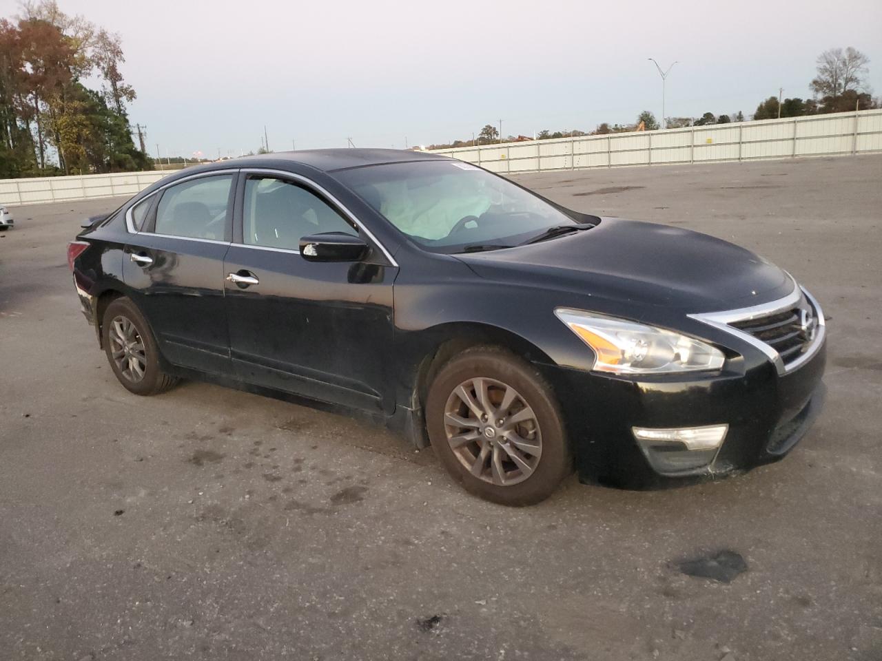 2015 Nissan Altima - Image 4