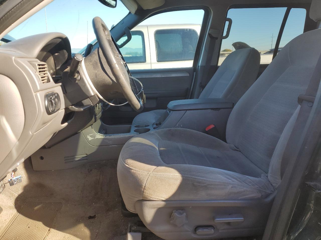 2004 Ford Explorer - Image 7