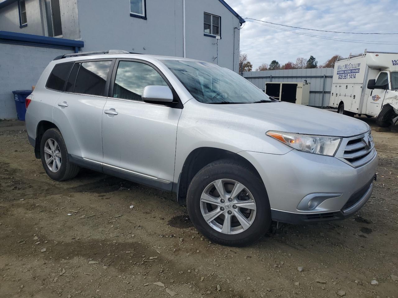 VIN 5TDBK3EH2DS218253 2013 TOYOTA HIGHLANDER no.4