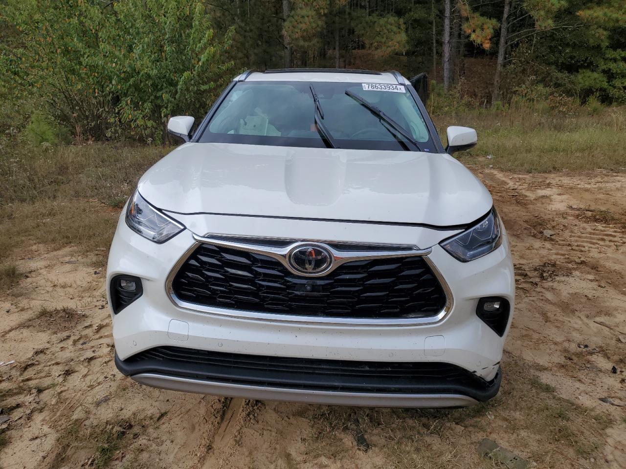 2021 Toyota Highlander - Image 5