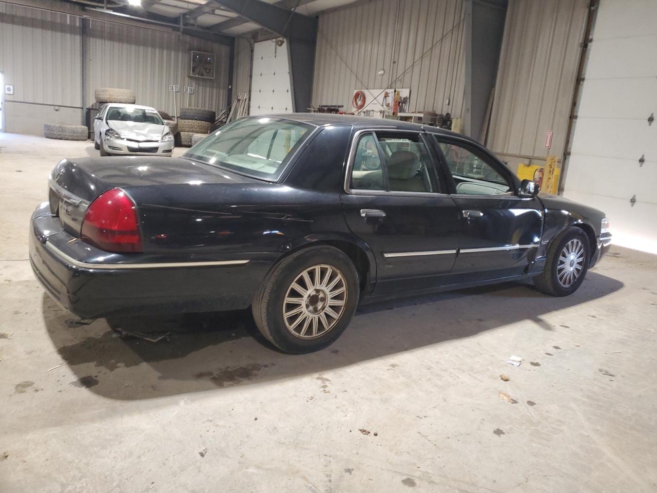 2010 Mercury Grand Marquis - Image 3