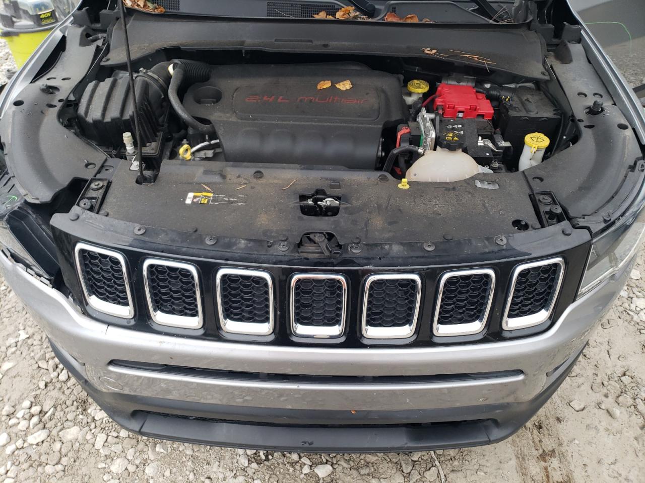 2020 Jeep Compass - Image 12