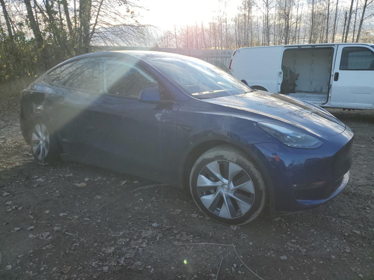 VIN 7SAYGAEE5RF993912 2024 TESLA MODEL Y no.4