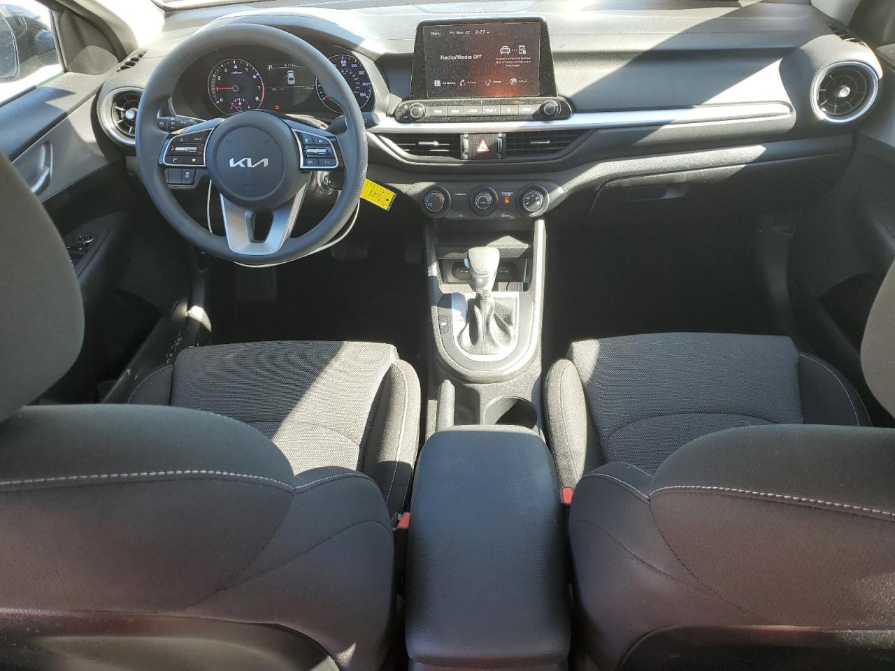 2023 Kia Forte - Image 8