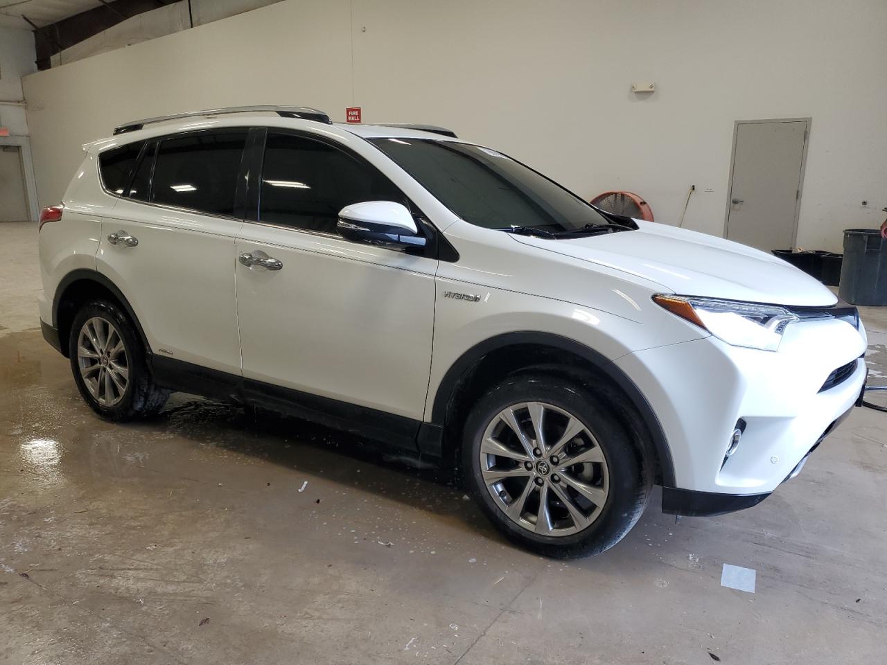 VIN JTMDJREV4JD202521 2018 TOYOTA RAV4 no.4