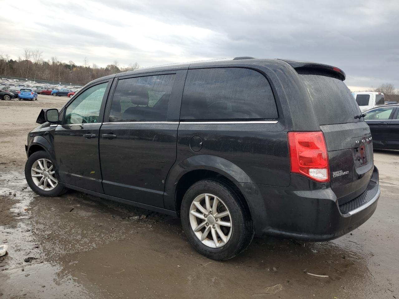 2019 Dodge Caravan - Image 2
