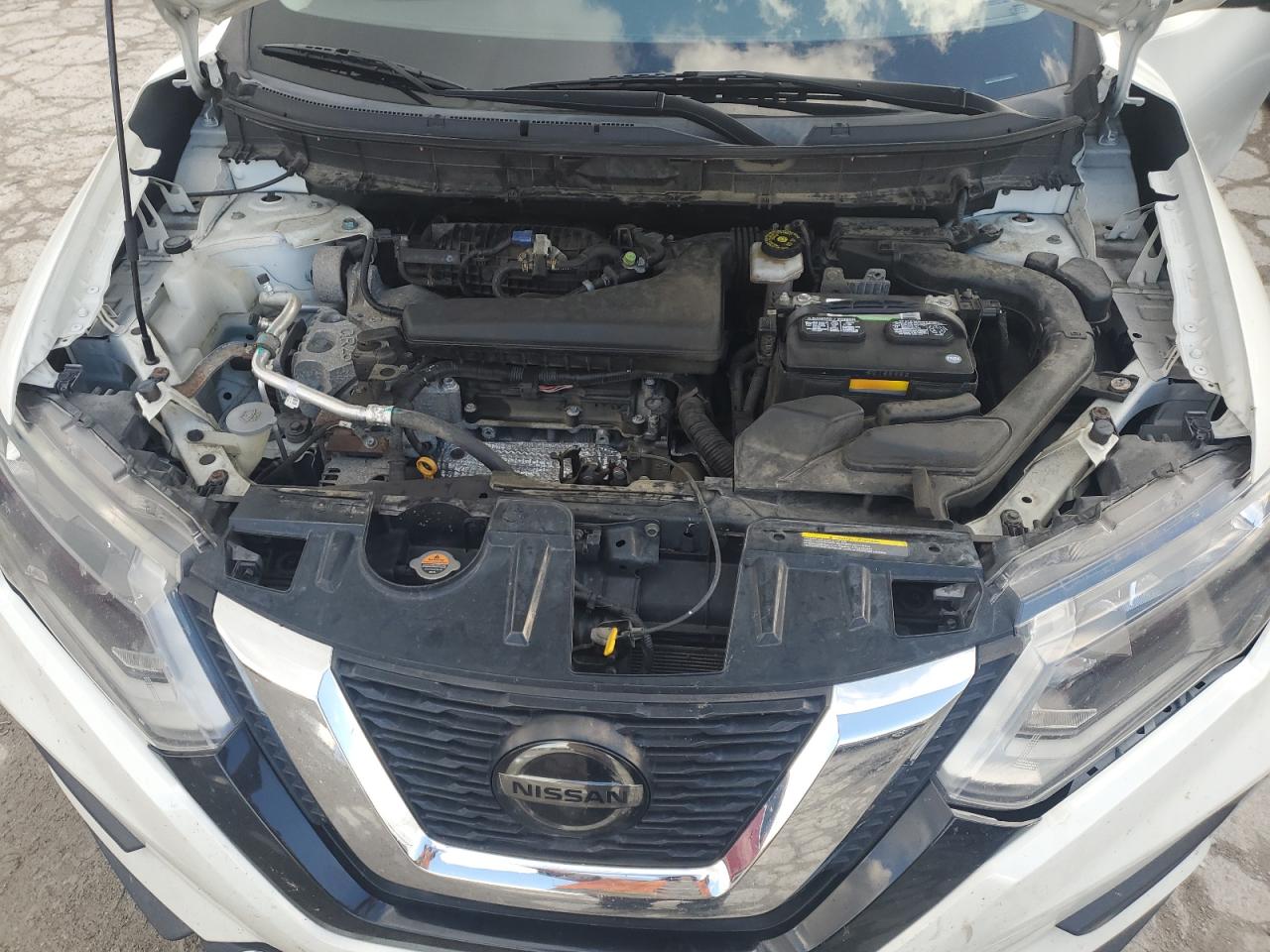 2018 Nissan Rogue - Image 14