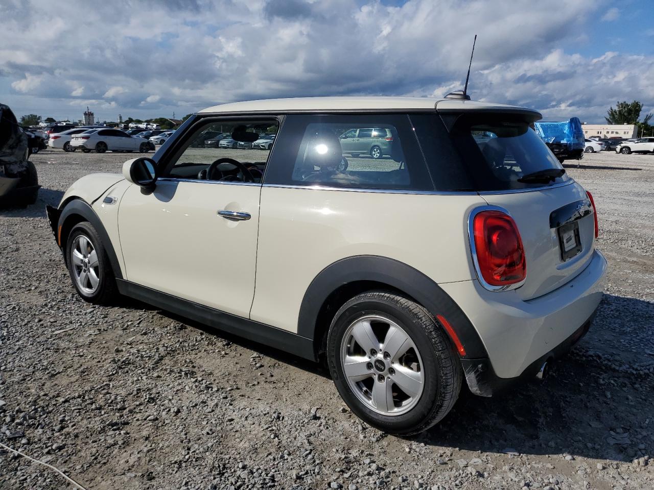 2021 MINI Cooper - Image 2