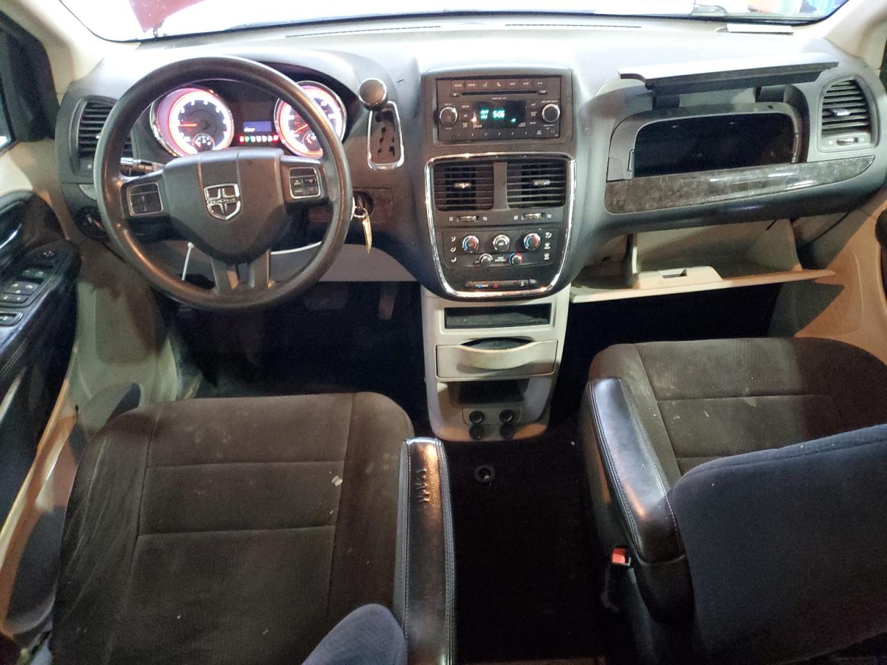 2011 Dodge Caravan - Image 8