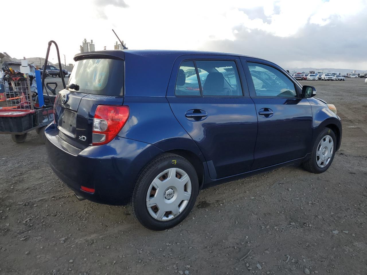 2009 Toyota xD - Image 3