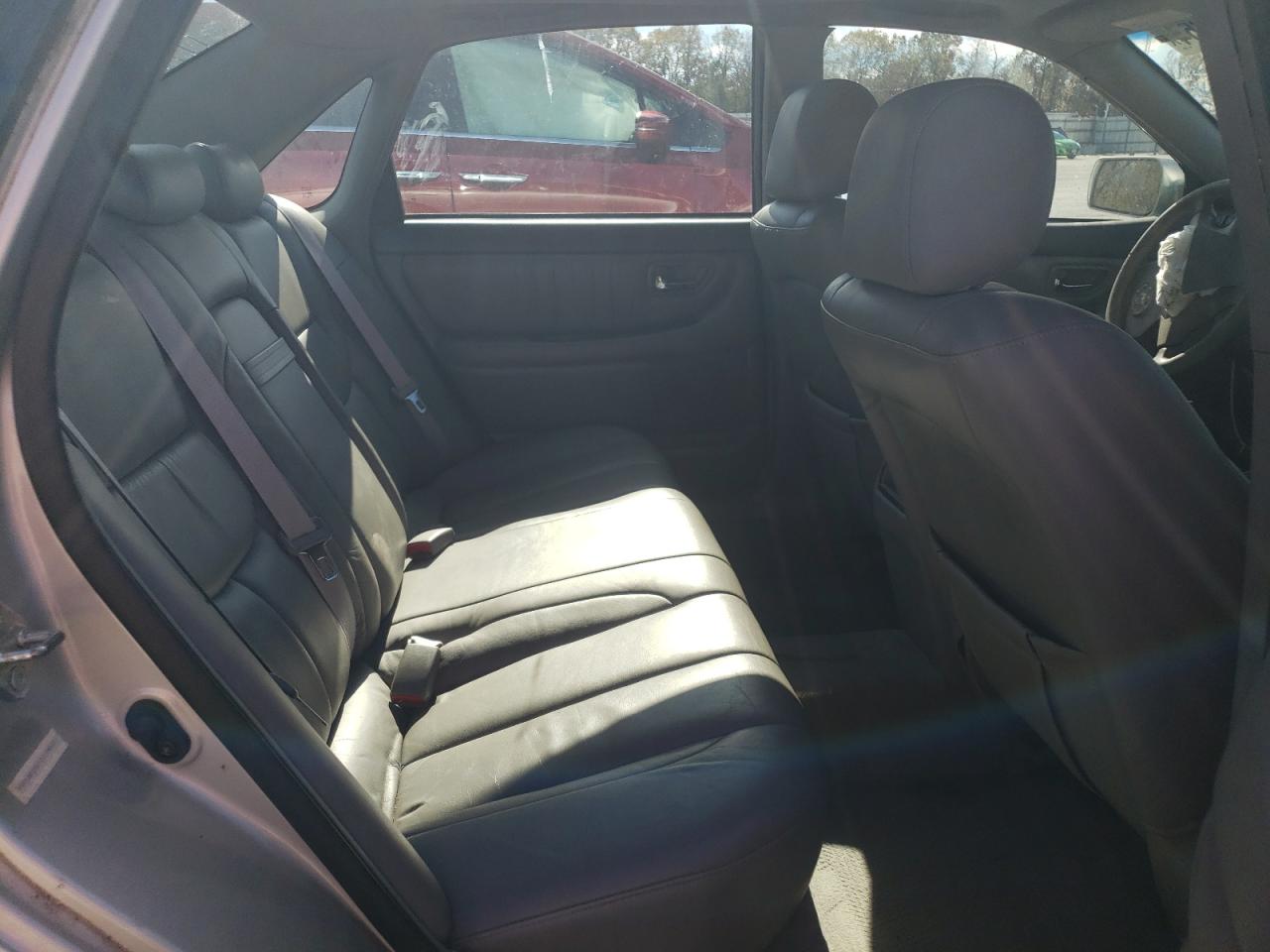 2002 Toyota Avalon - Image 10