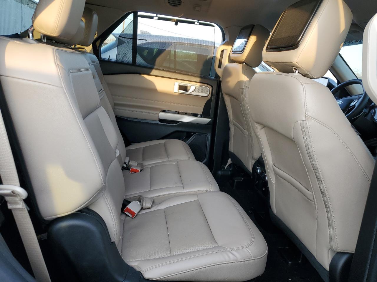 2021 Ford Explorer - Image 11