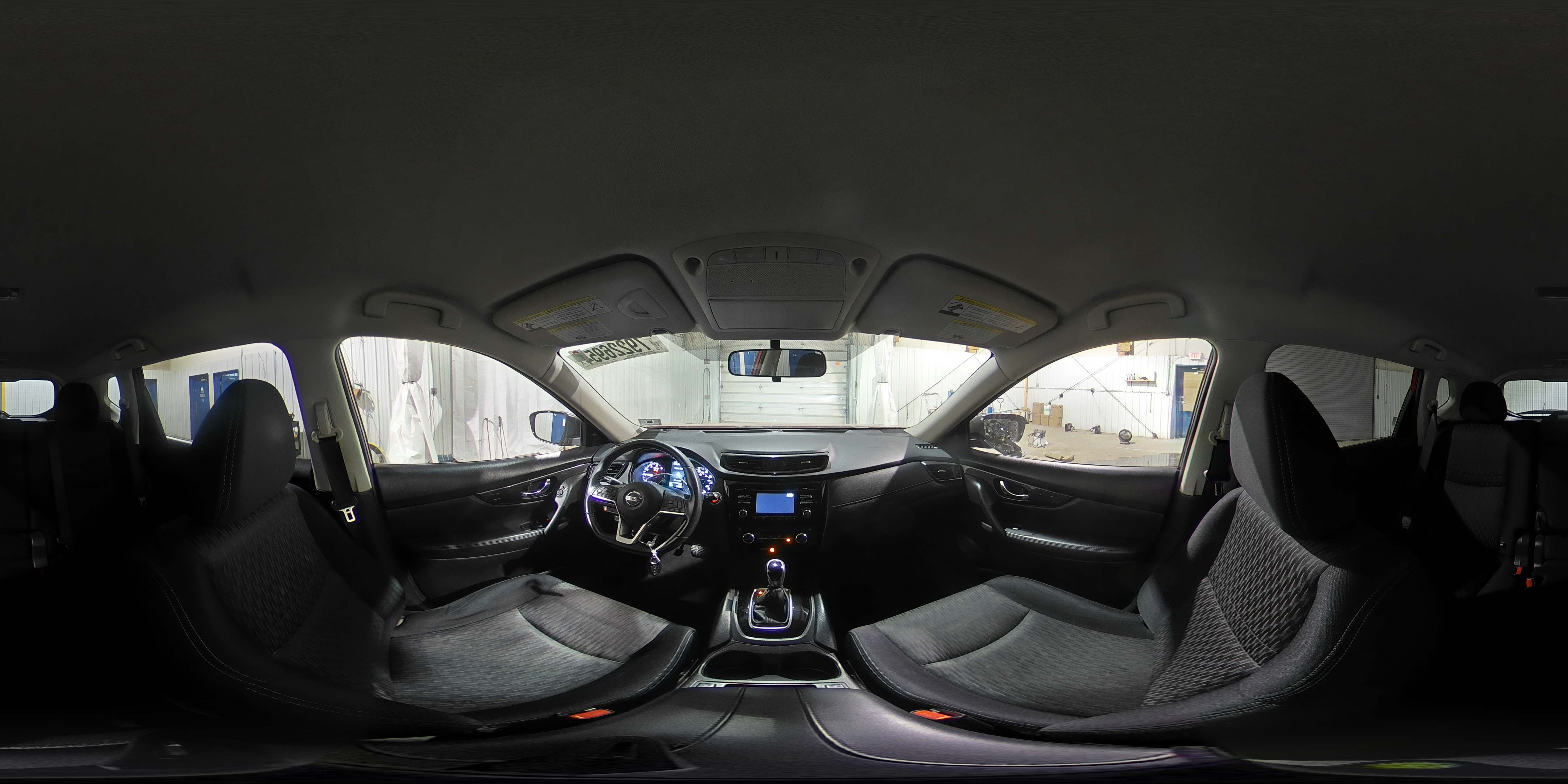 2017 Nissan Rogue - Image 16