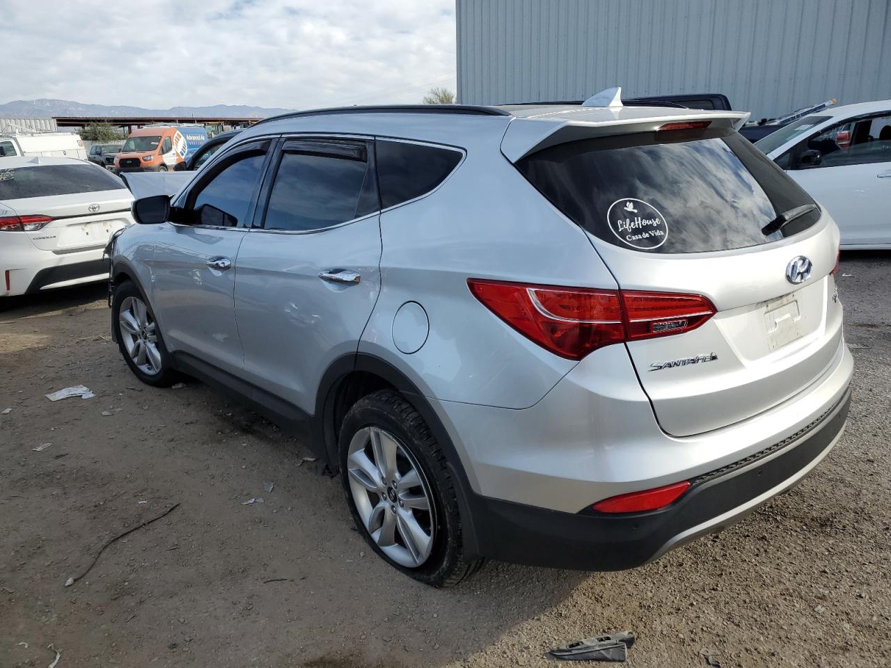 2015 Hyundai Santa Fe - Image 2