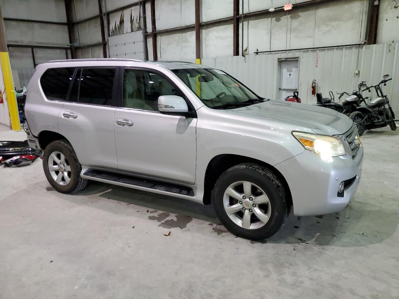2010 Lexus GX - Image 4