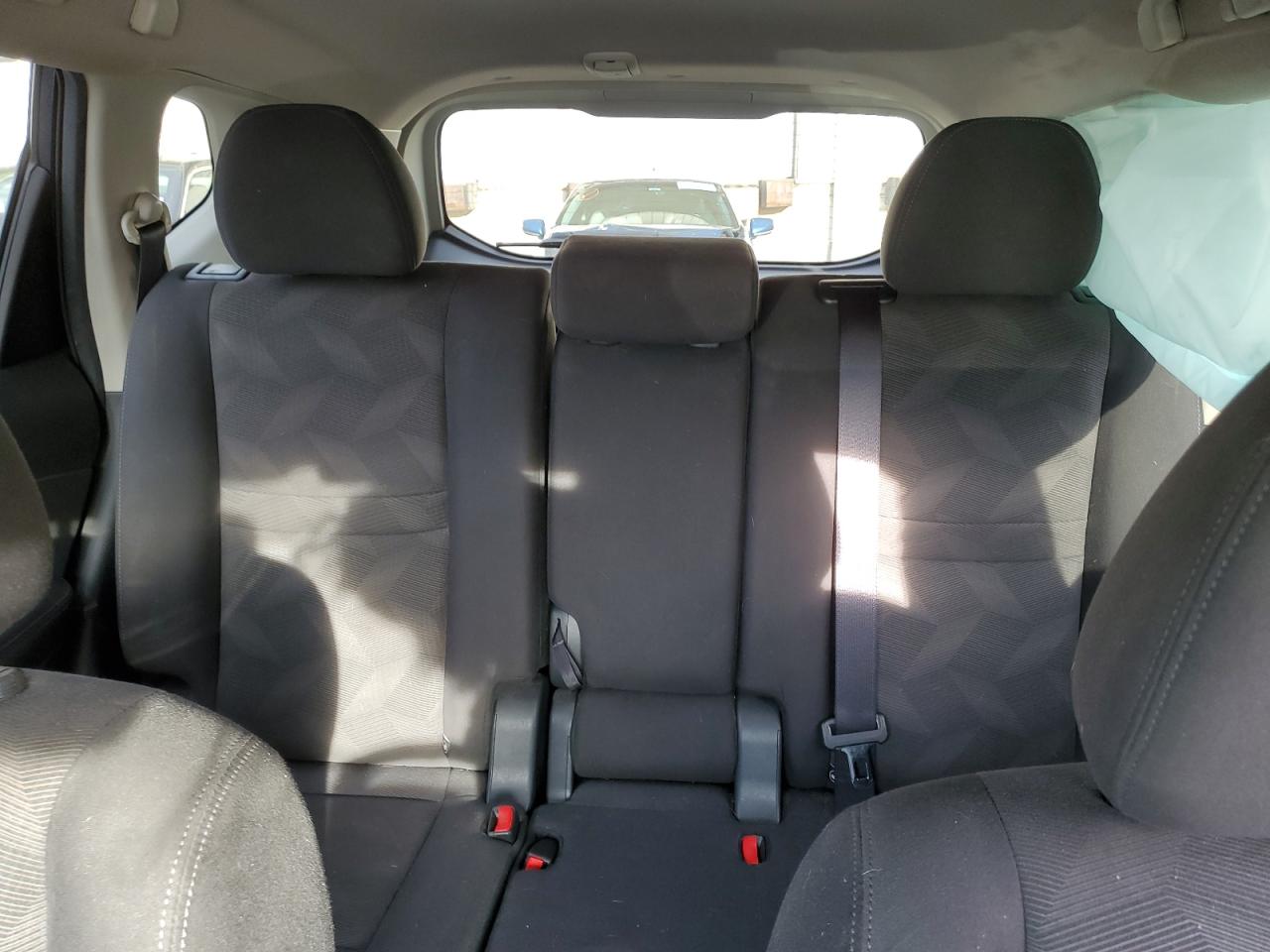 2016 Nissan Rogue - Image 10