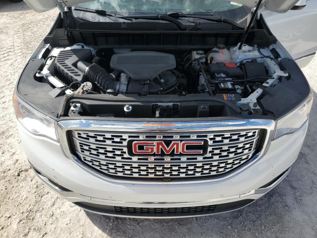 2017 GMC Acadia - Image 12
