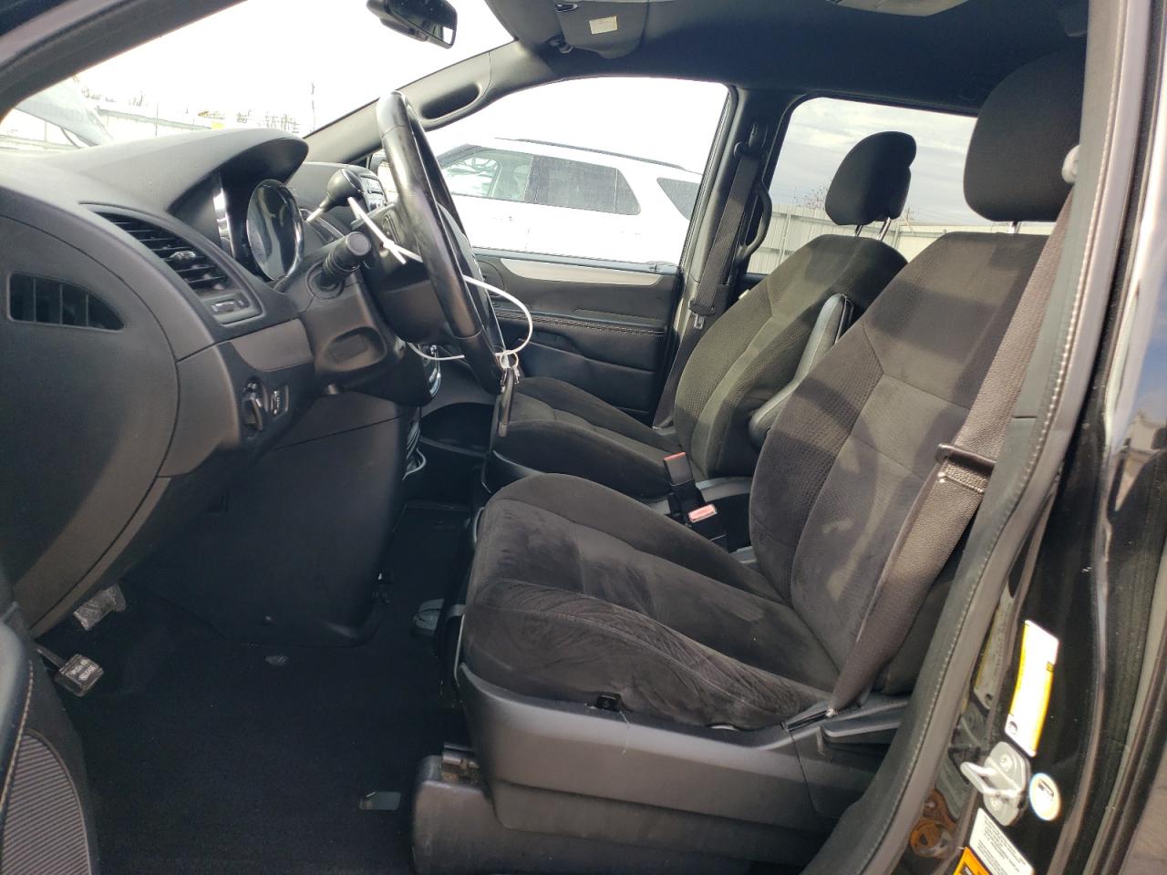 2015 Dodge Caravan - Image 7
