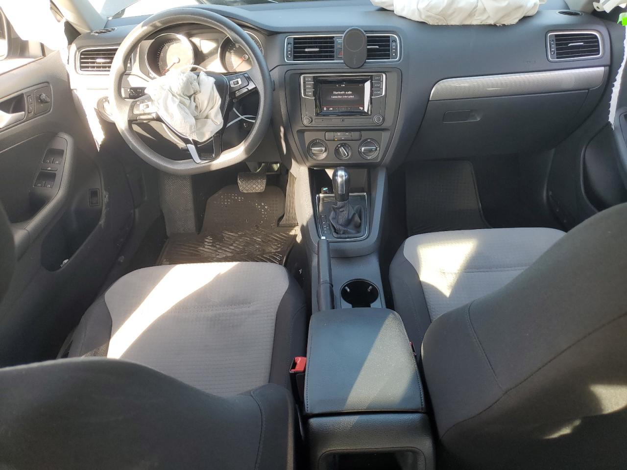 2018 Volkswagen Jetta - Image 8
