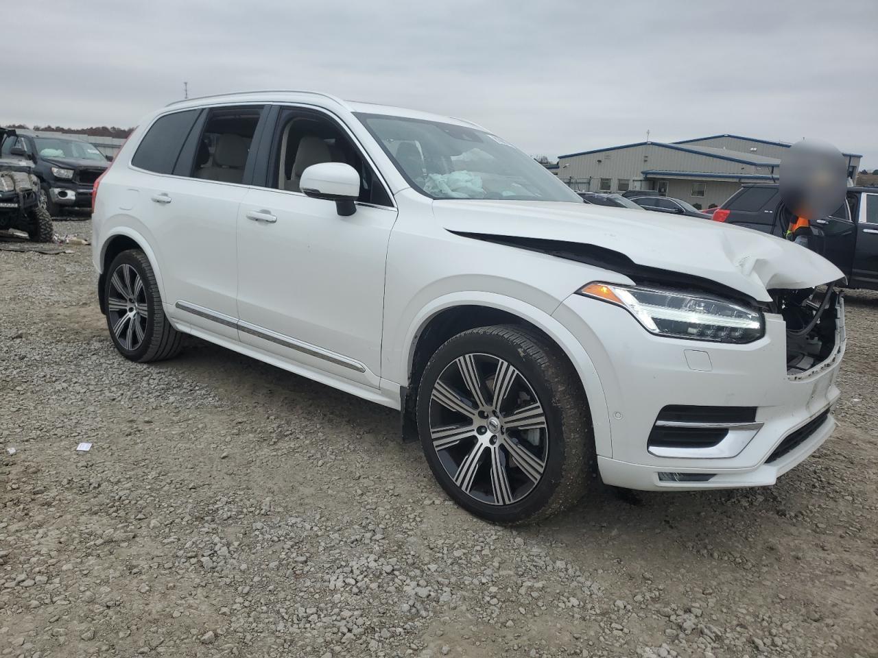 2022 Volvo XC90 - Image 4