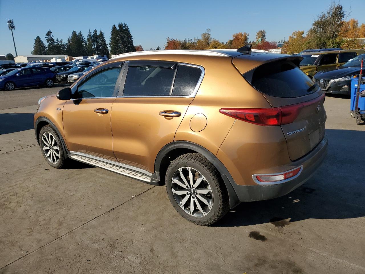 VIN KNDPNCAC6H7078778 2017 KIA SPORTAGE no.2