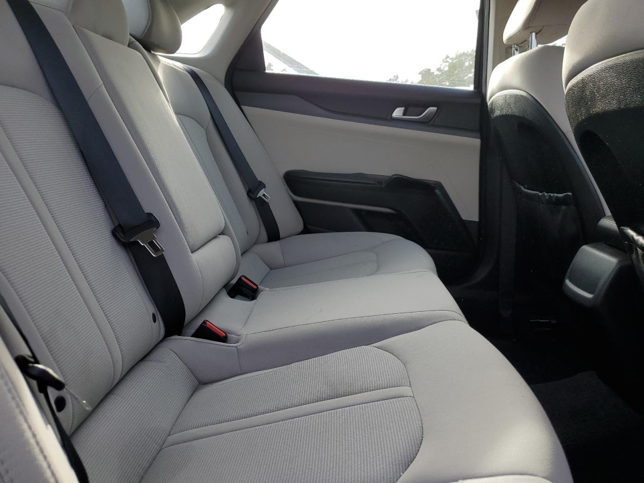 2021 Kia K5 - Image 10