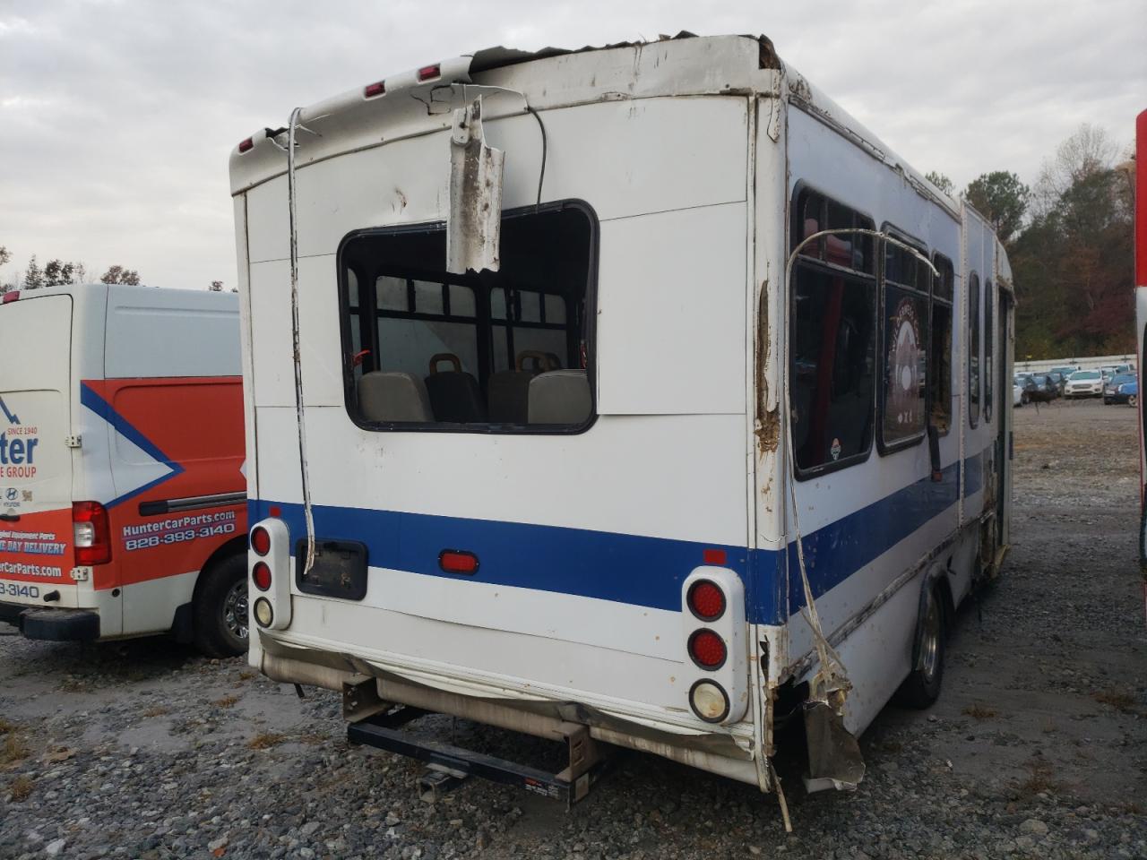 2008 Ford Econoline - Image 3