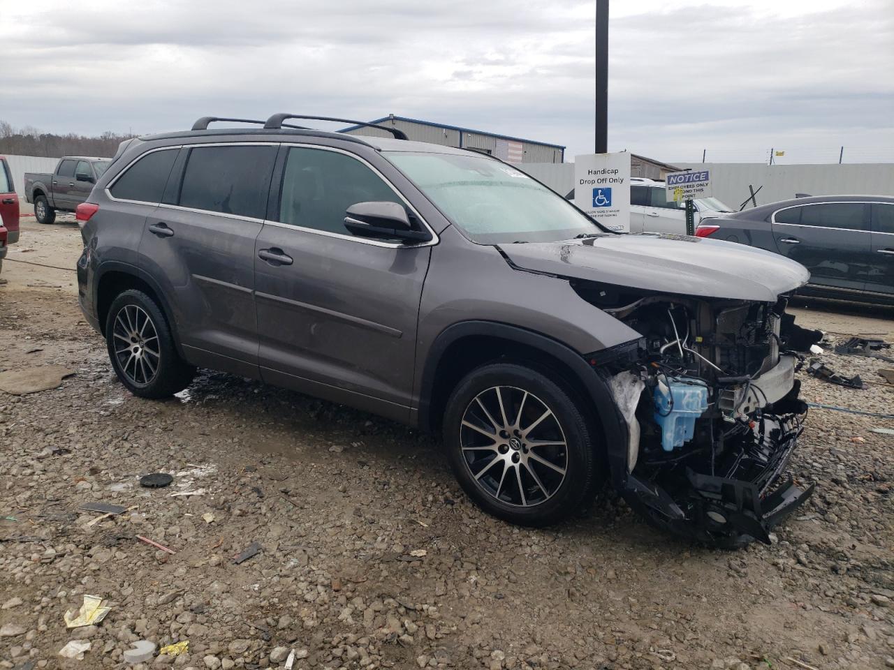 2018 Toyota Highlander - Image 4