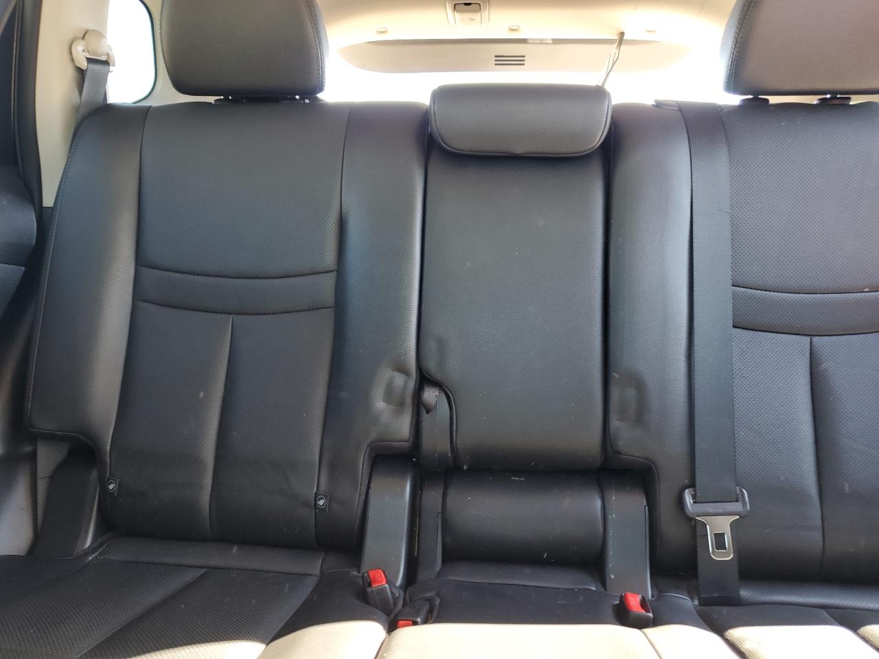 2016 Nissan Rogue - Image 10