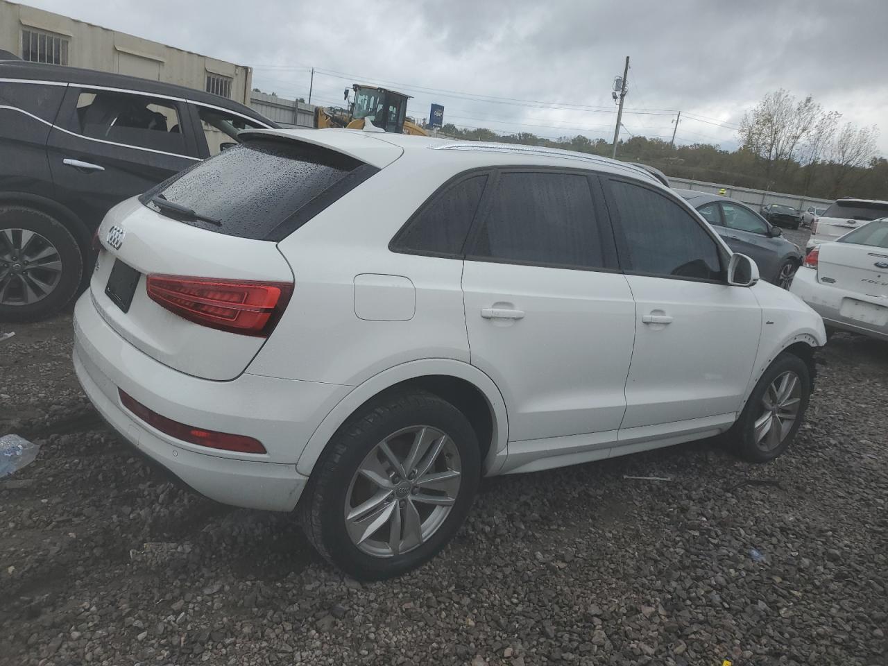 VIN WA1BCCFS1JR003135 2018 AUDI Q3 no.3