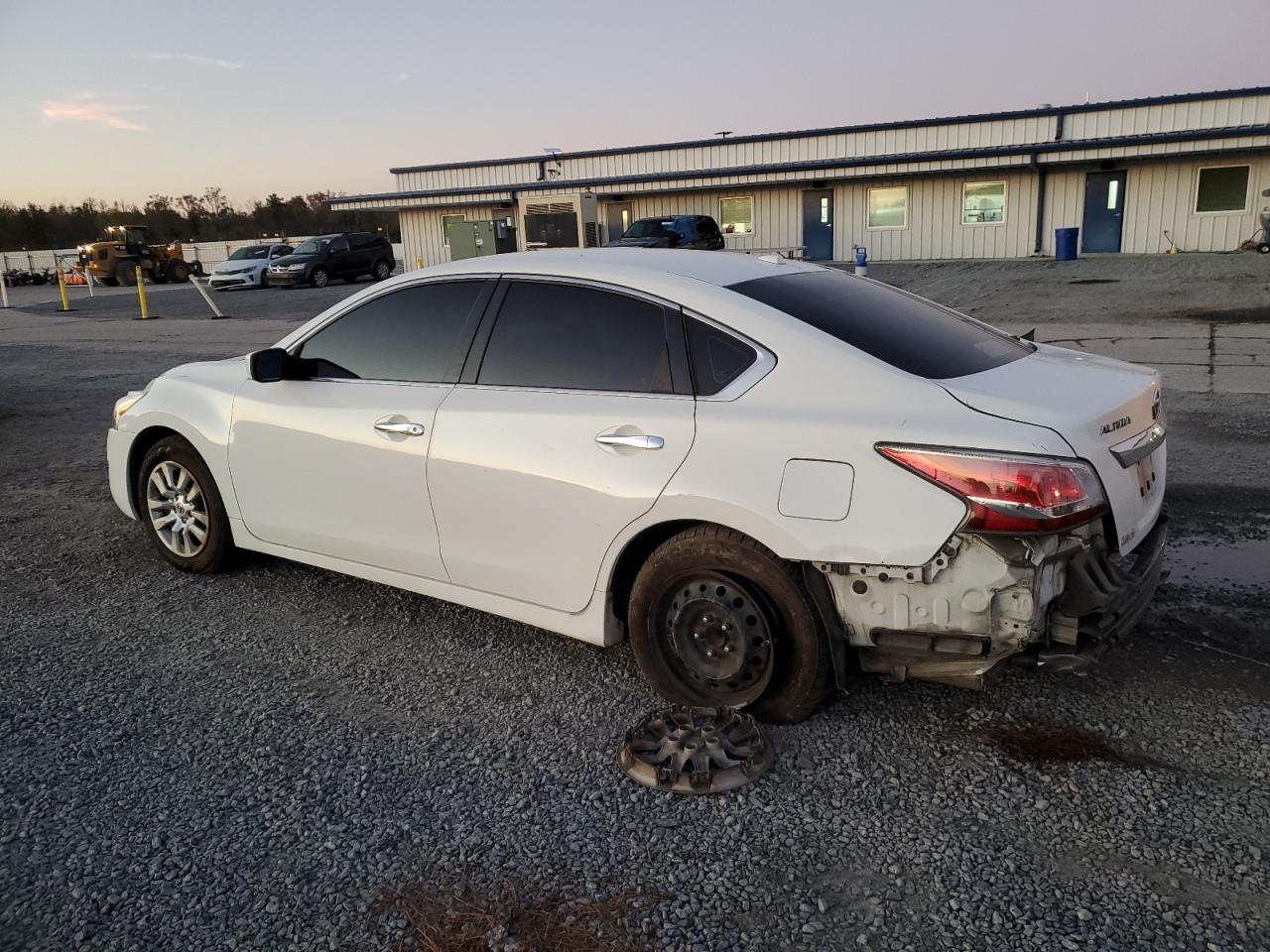 2015 Nissan Altima - Image 2